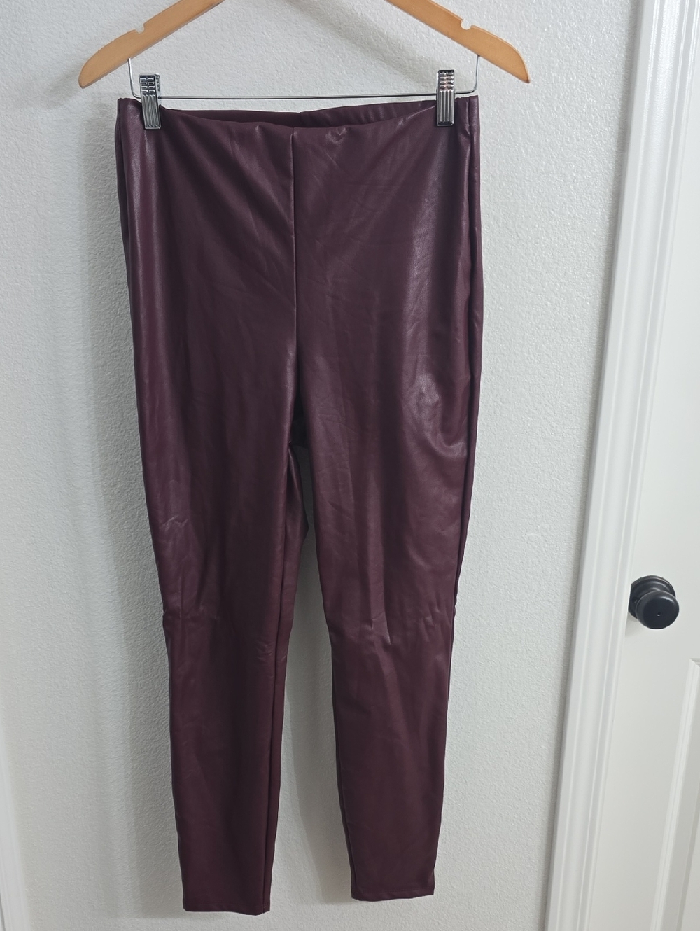 Express Faux Leather Leggings in Plum